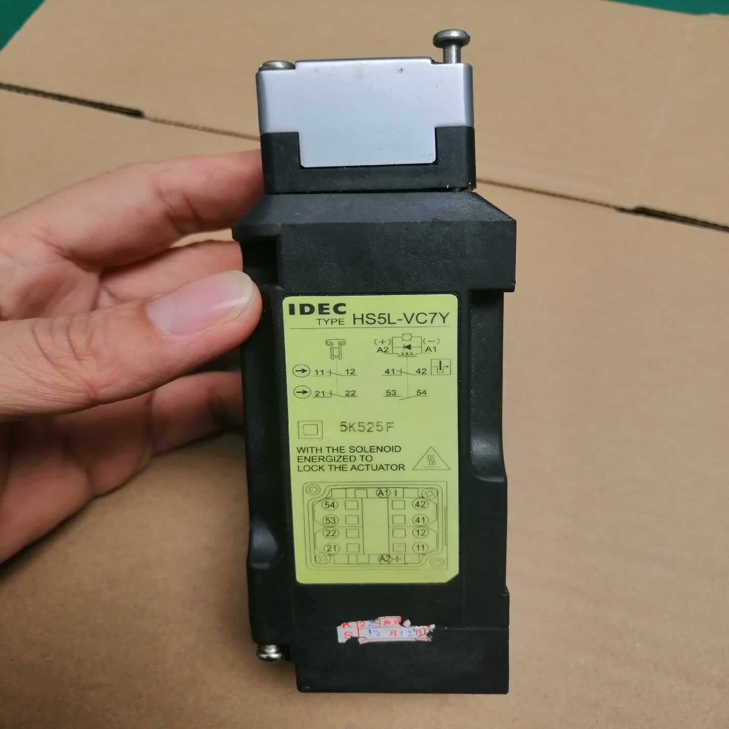 议价IDEC和泉HS5L-VC7Y和泉安全门锁开关