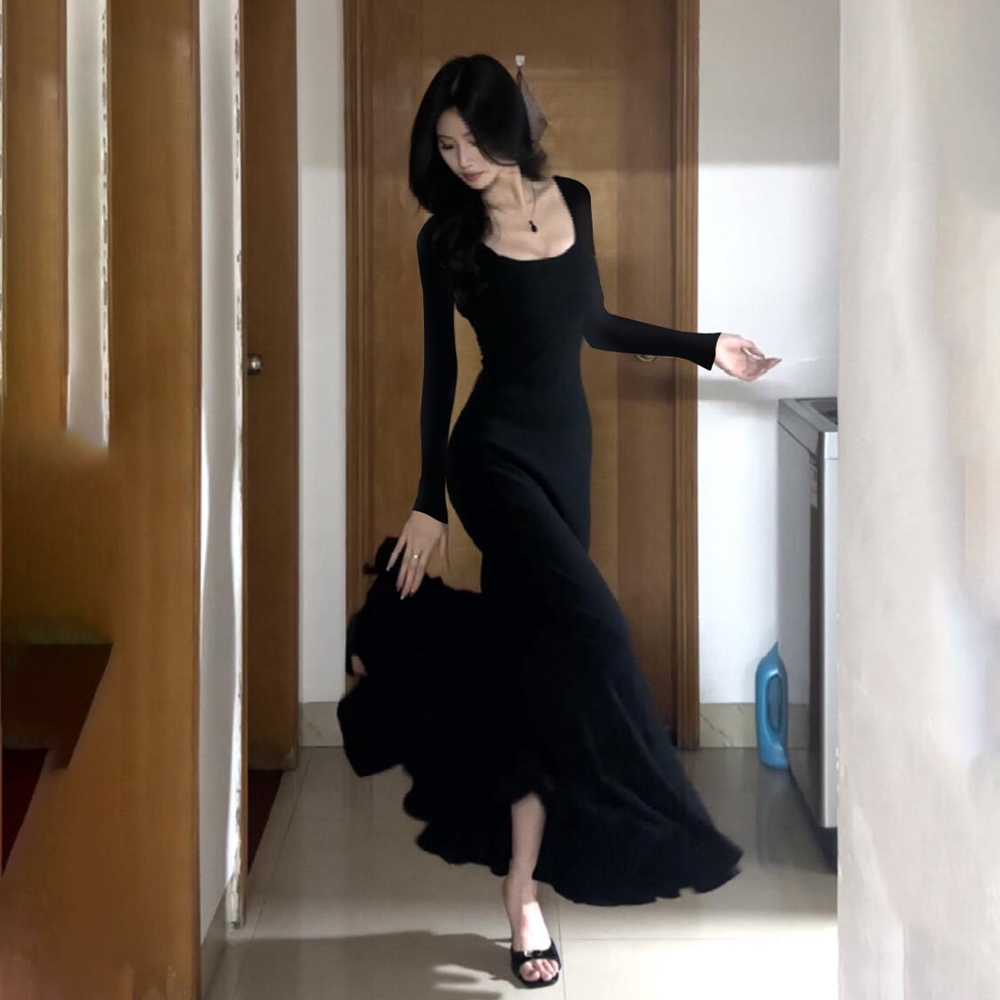 黑色包臀裙连衣裙女秋冬季步步生莲鱼尾裙子长袖内搭打底性感长裙