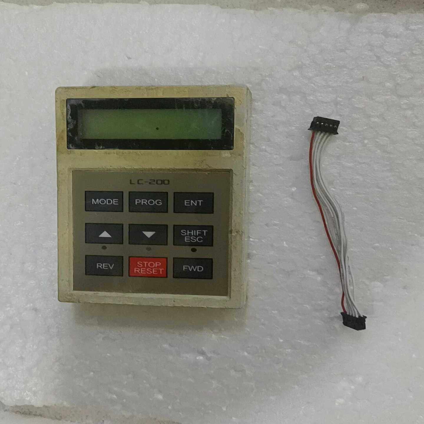 LG变频器面板如下图LC一200，1个58元送条线，非特偏卅--议价商品