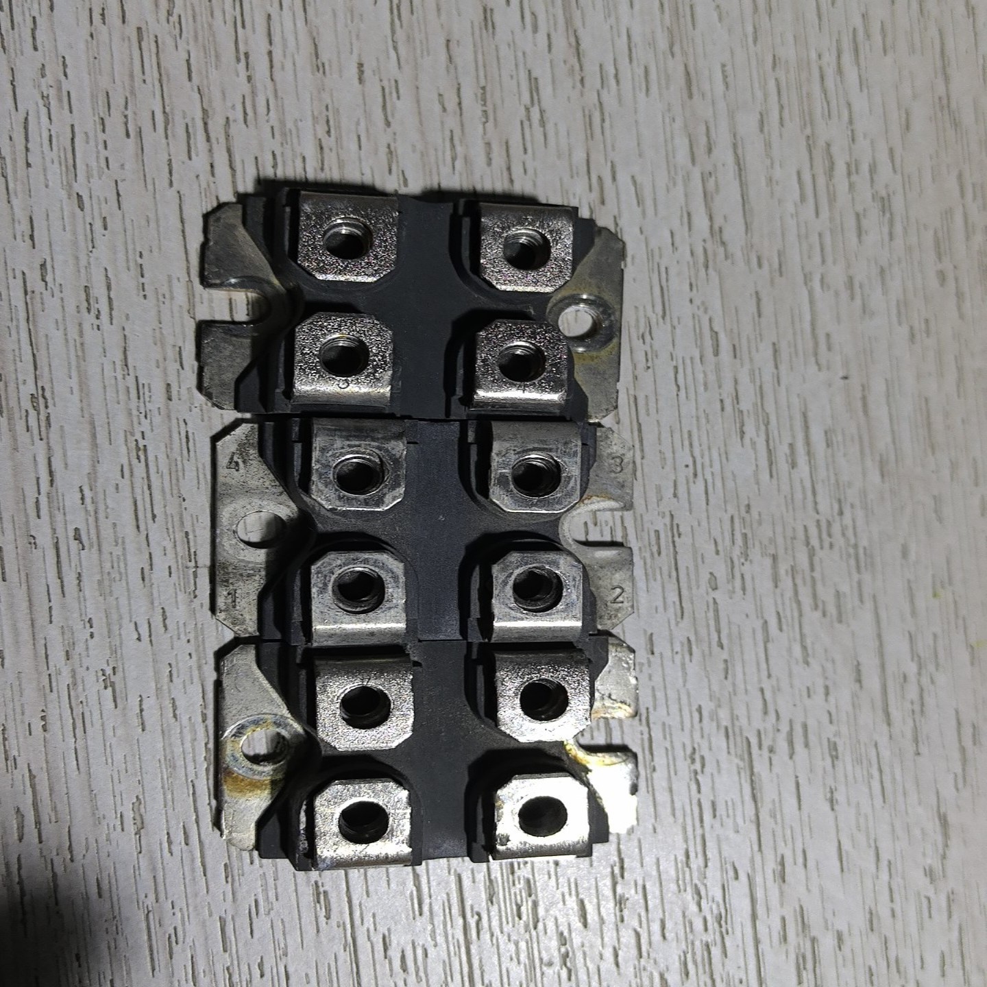 【请询价】艾赛斯快恢复二极管XYS～DSEI2X121-02AYA