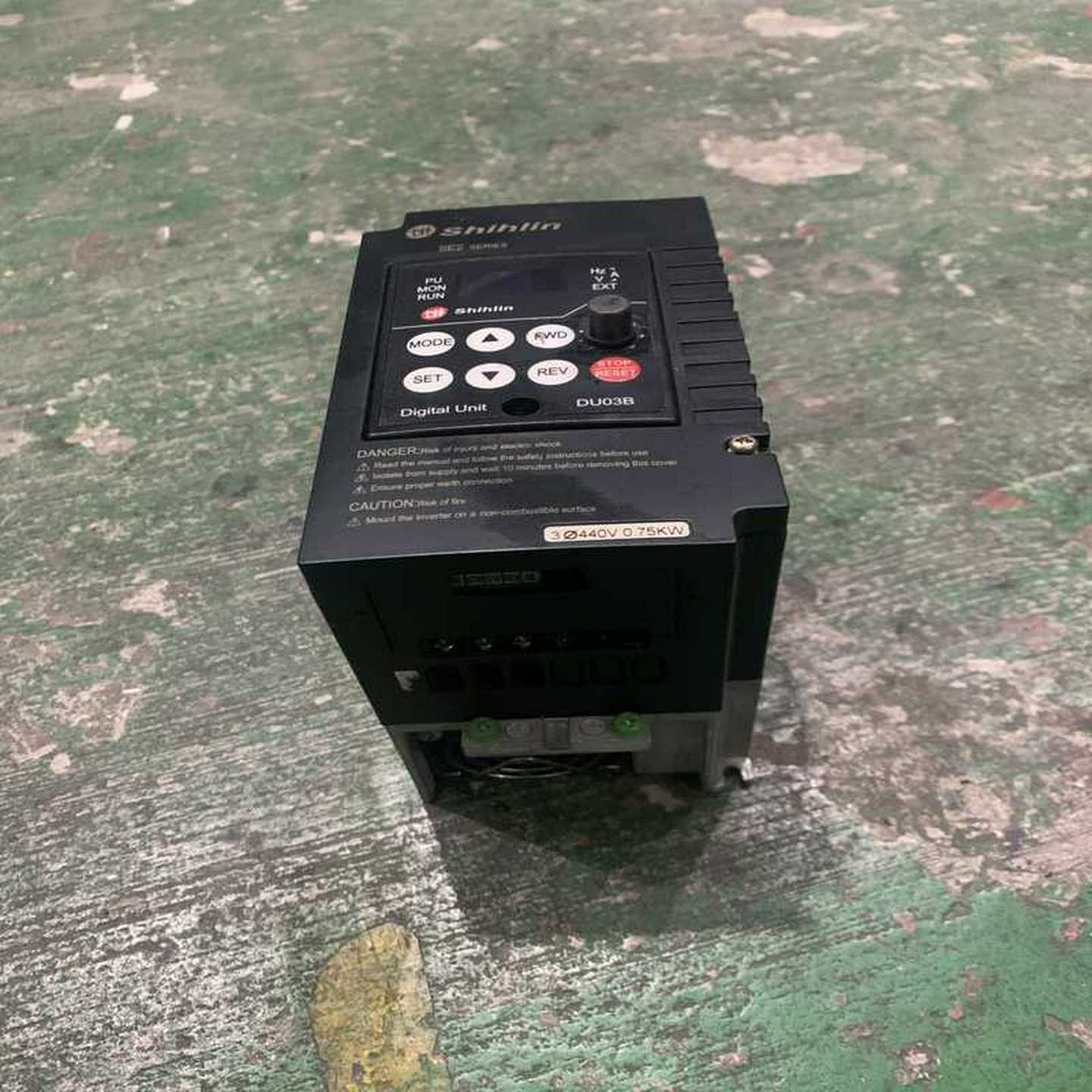 漂亮 台安变频器 单相 SV3-401-H3 0.75KW~询价