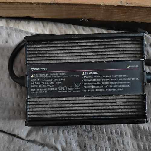 小牛电动车原装充电器，型号DZL482006，适用于U系列和--议价商品