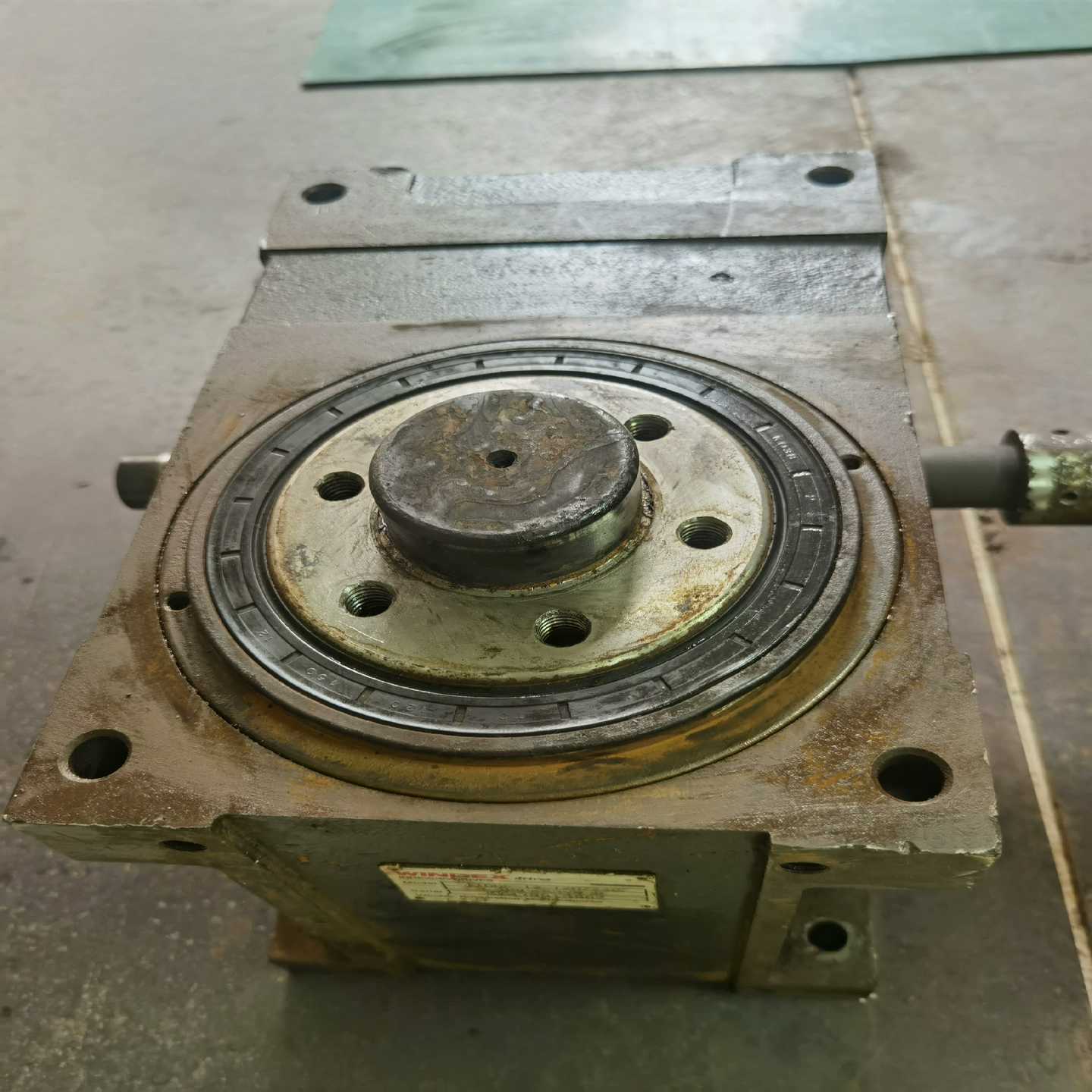 询高精度分割器,型号110DF-12-120/240。转动