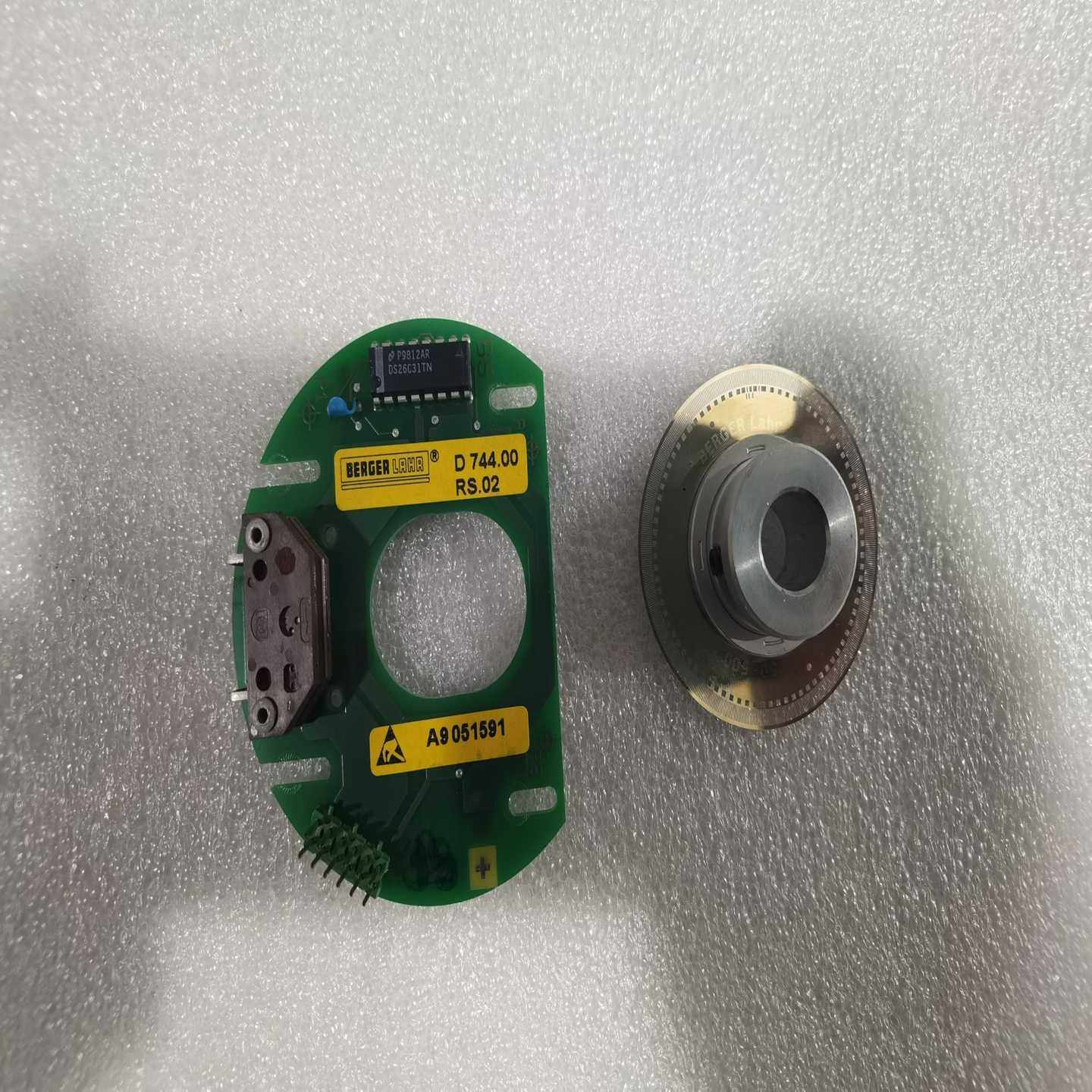 拉编码器一个，拆机件，实物图，功能正常使用，外观完好，成-议,3C数码配件,其它配件,淘宝优惠券,粉丝福利购,淘宝优惠卷