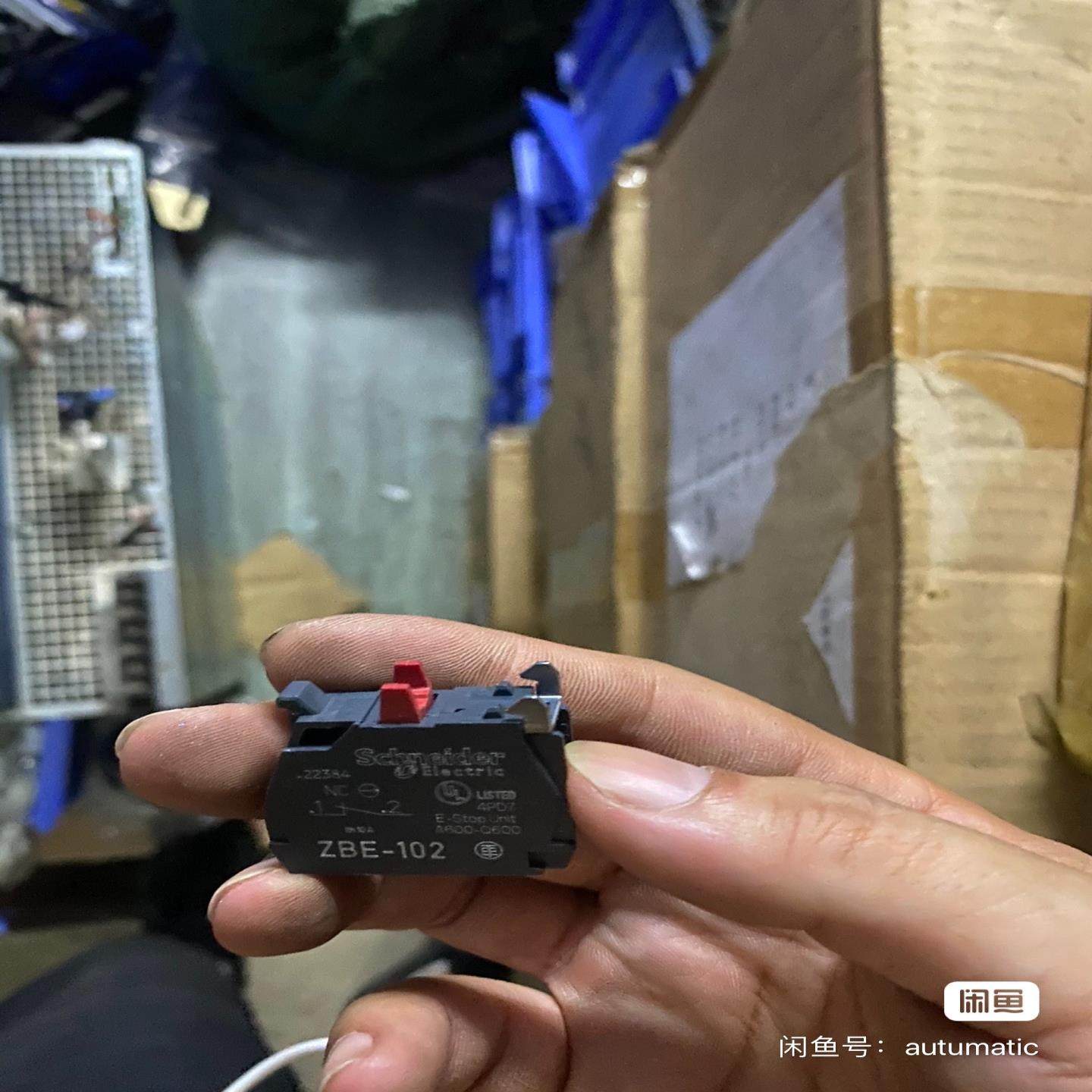 105按钮 ZBE-102  无包装50个标；议价