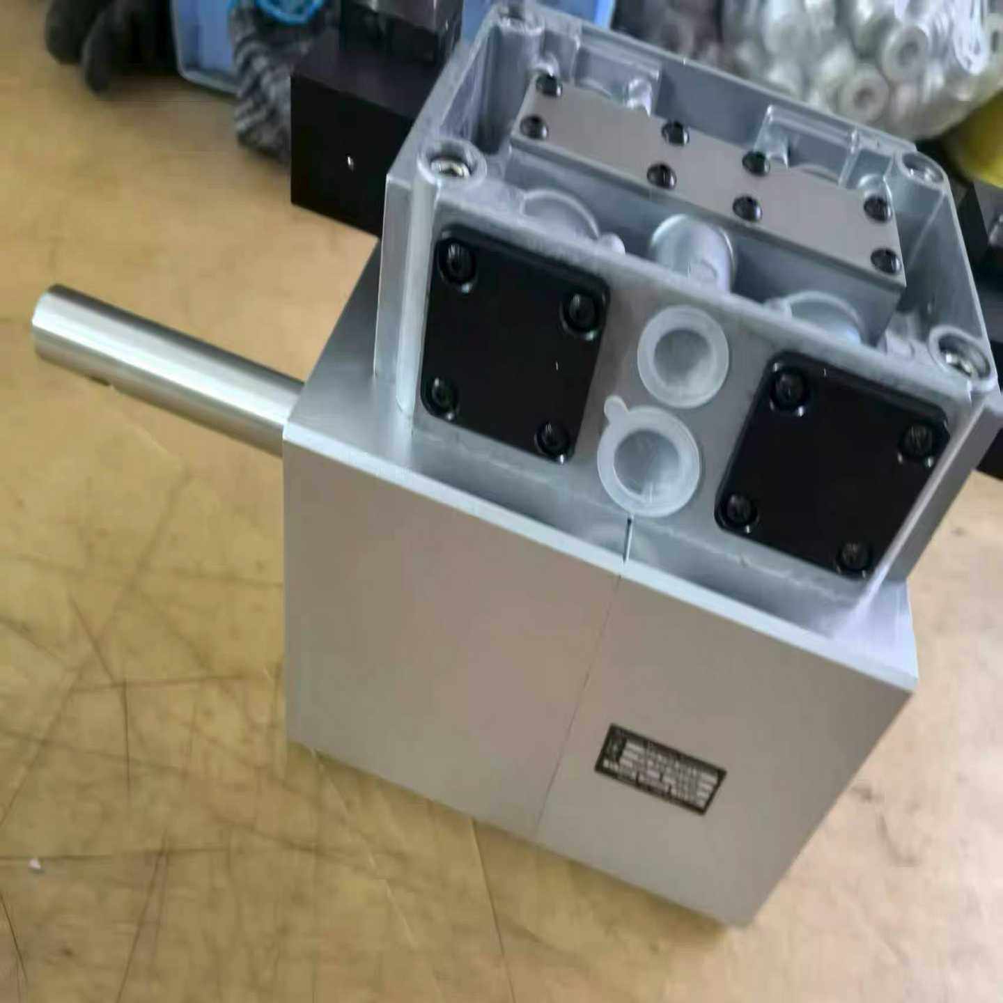 全新堡L105合压气缸.001全新气缸质保-议价