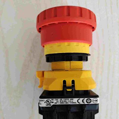 和泉急停按钮开关XW1E-BV403MFR触点是3个常闭询价