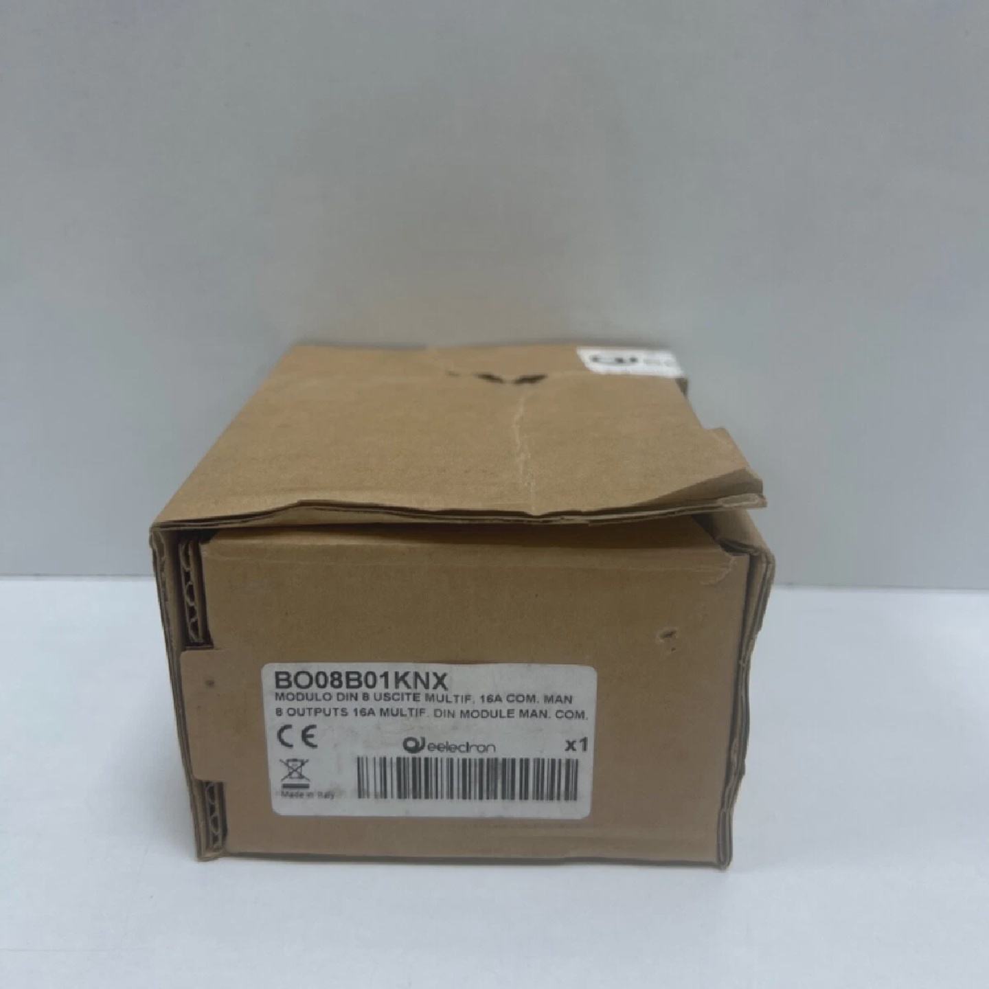 Eelectron 8ch Ausgnge din 16A BO08B01KNX - 实物图
