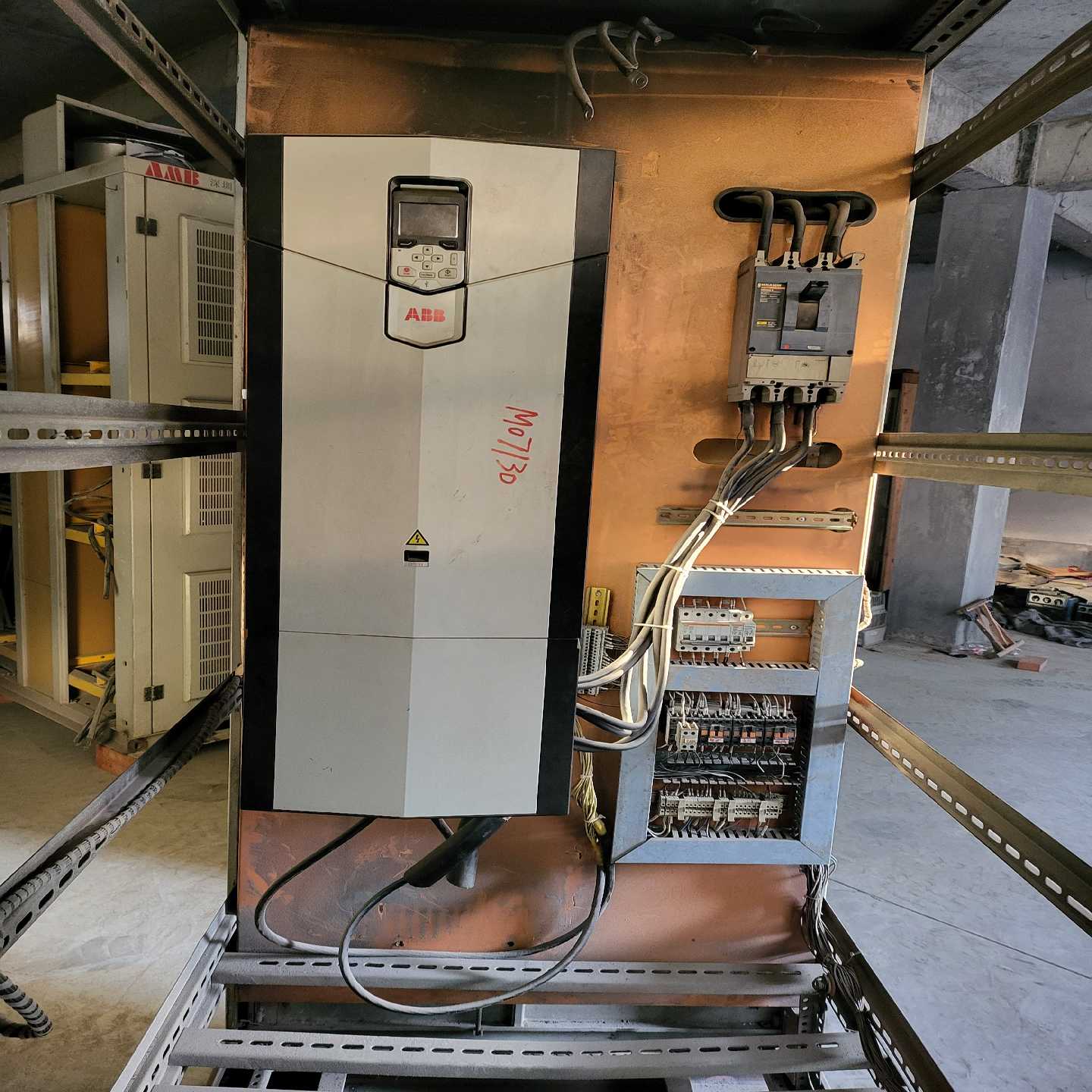 变频器ACS880-01-363A-3喜欢的议价询价