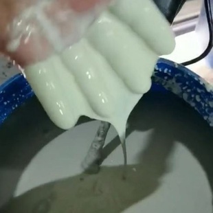 混凝土脱模剂高效铝模木模钢模铁模塑料水性油性脱模油建筑模板油