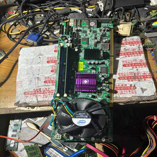 咨询-瑞传工控机主板ROBO-8777VG2A，带CPU.
