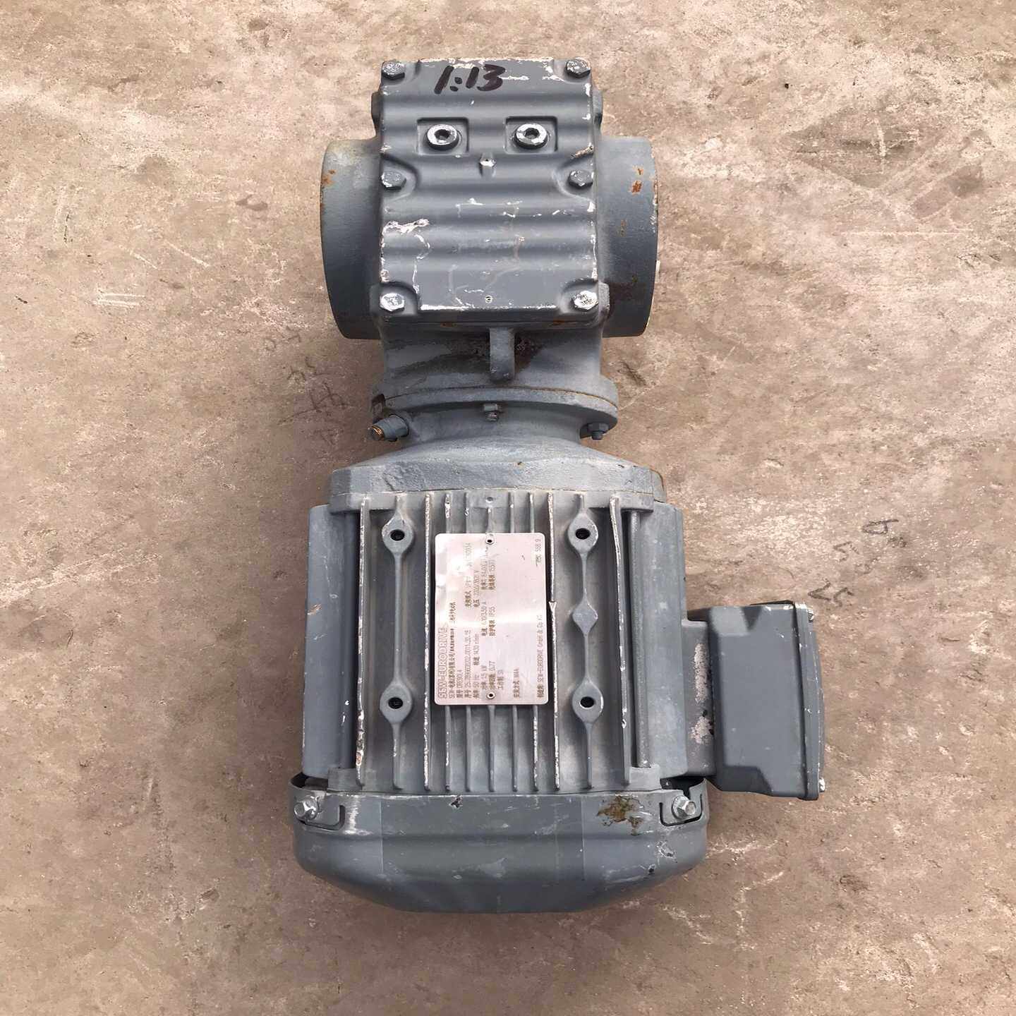 【星慕电子】一台sew立式齿轮减速机，SA57 DRE90L4，速比1: