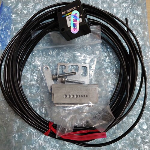 【询价】基恩士传感器CZ-H35S  成色新    带安装支