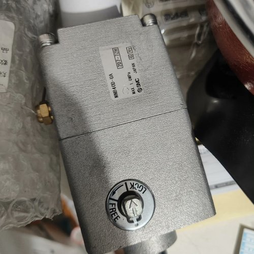 MDNB40DUA带锁气缸锁头全新无包装-议价