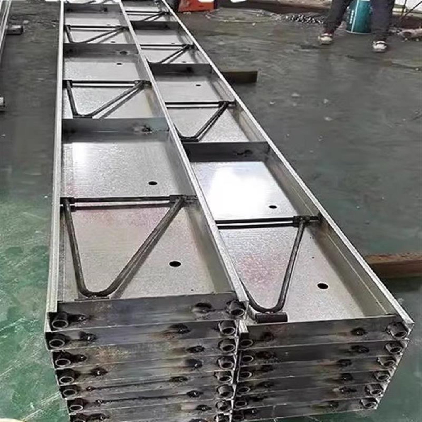 路沿钢模板水稳层模板路岩钢模板路沿浇筑钢模板新型路基钢模直销,基础建材,建筑模板,淘宝优惠券,粉丝福利购,淘宝优惠卷