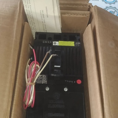 GE General Electric TB13020BWE05 Disjoncteur  Botier Moul 20