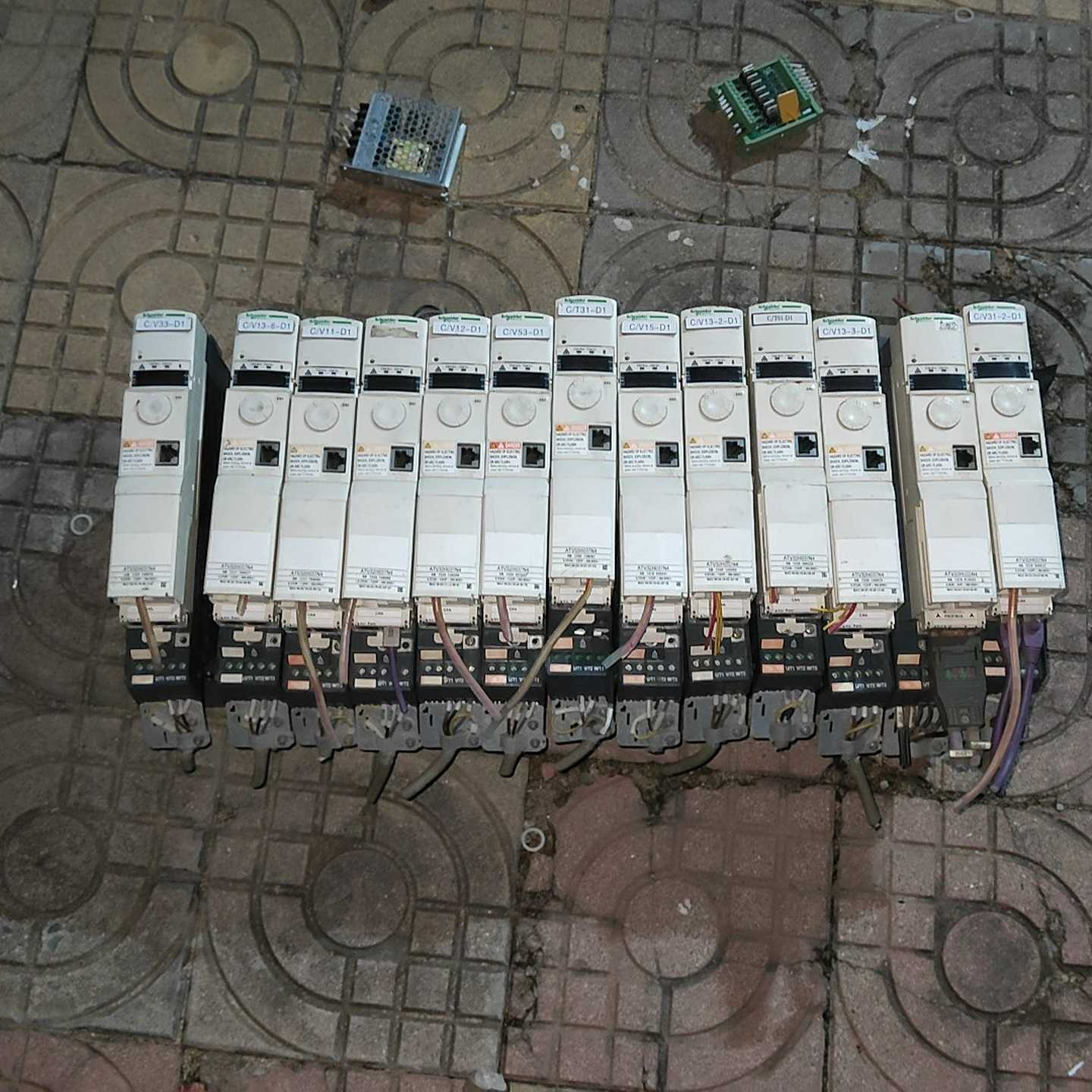 施耐德变频器ATV32H037N4