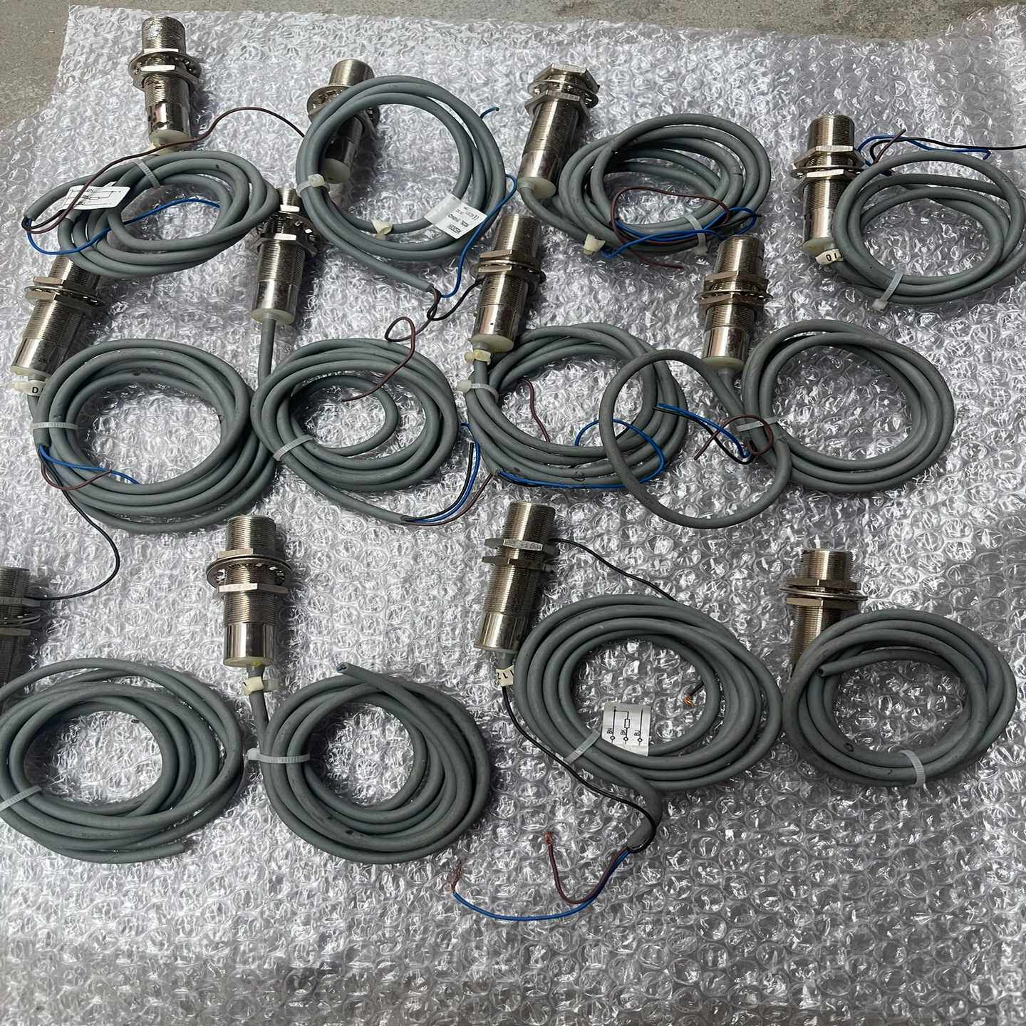 明治电容式接近开关CRF18-08NO成色看图有的有标签--议价商品