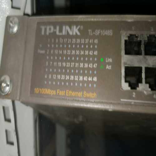 TP - LINK TL -SF1048S交换机，功能正常~询价