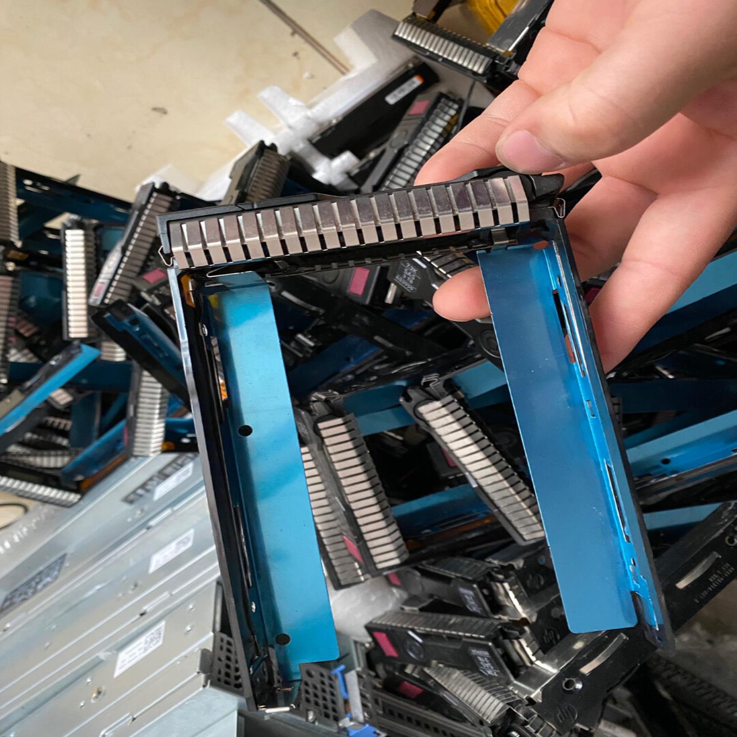 HP惠普 25寸 35寸 SAS SATA Gen G8