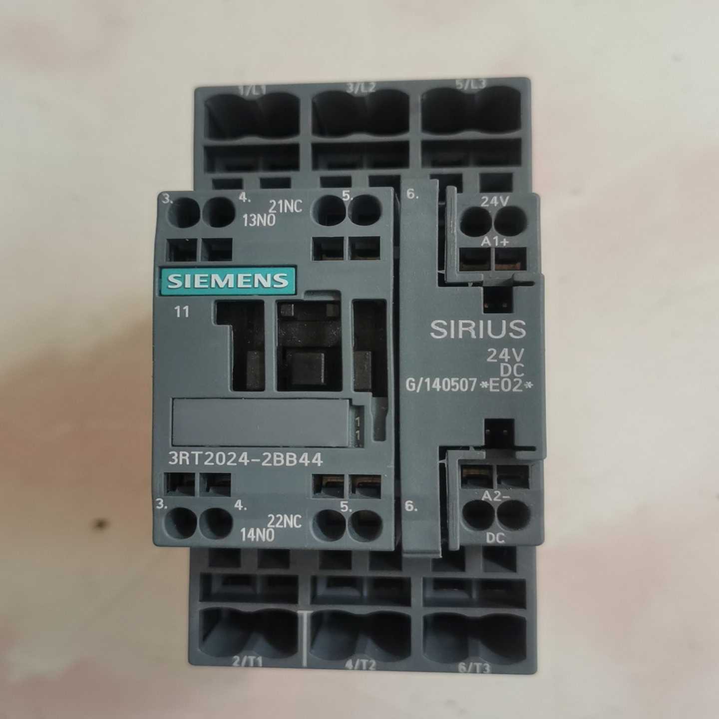 3RT2024-2BB44，接触器 线圈电压24Vdc~议价