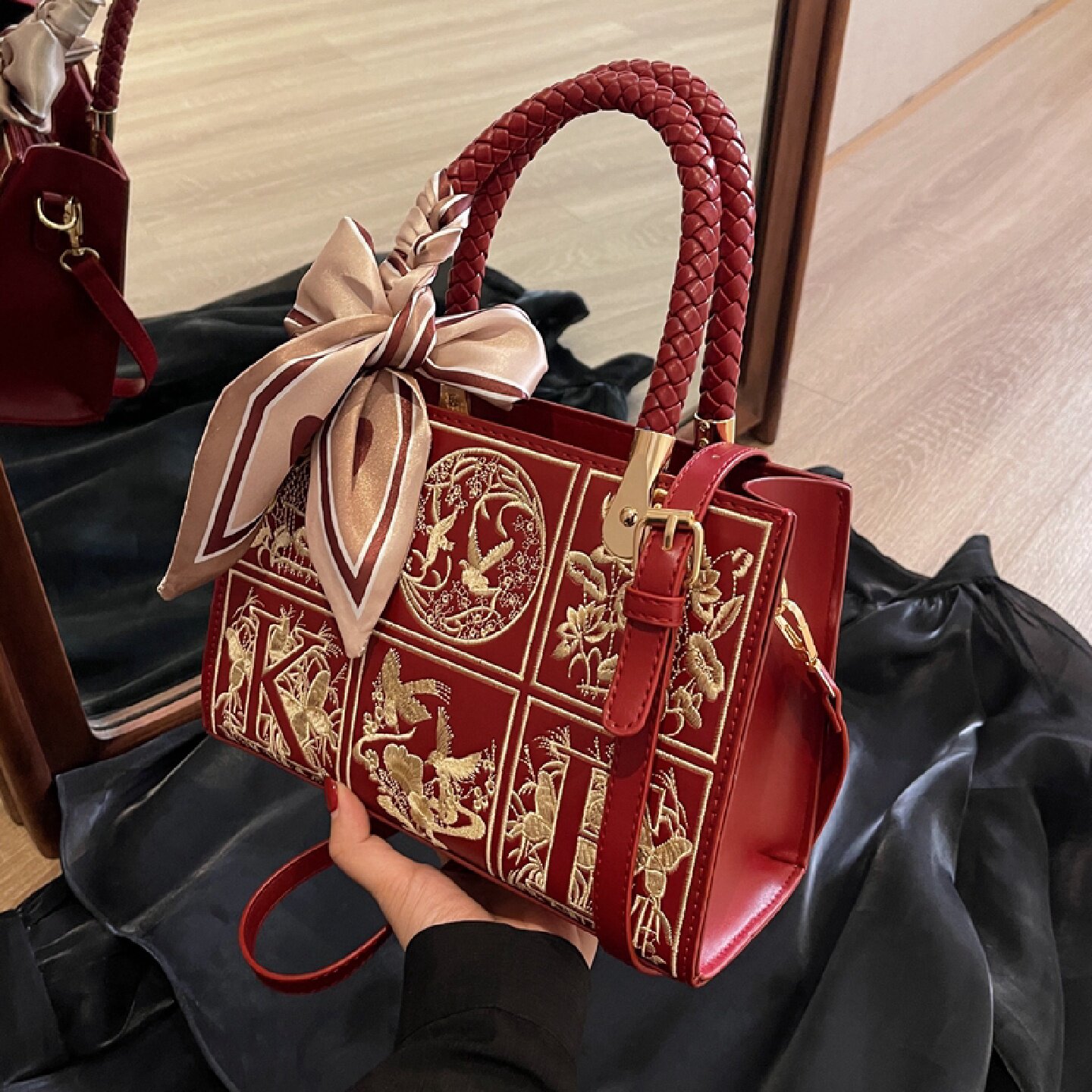 时尚手提红色小包包女2025新款高级感结婚新娘包结婚包单肩斜挎包