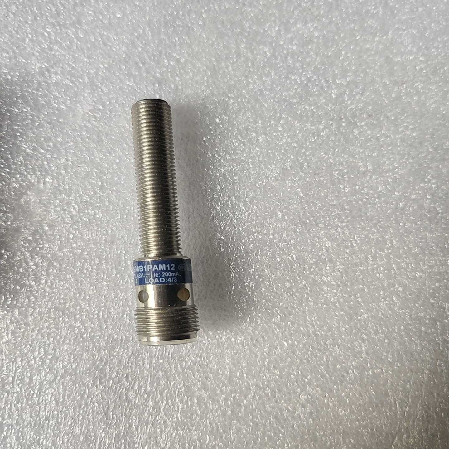 询价二手施耐德接近开关XS608B1PAM12插头式M8常开P