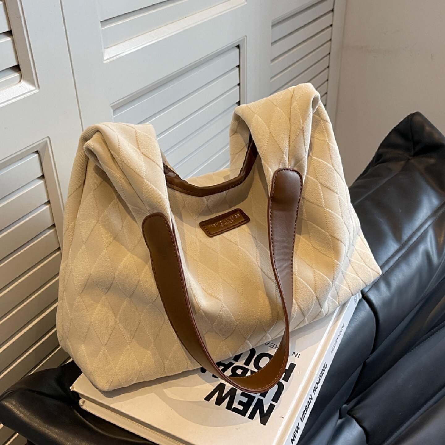 爆款大容量包包女夏韩系高级感通勤大包帆布单肩包百搭腋下托特包