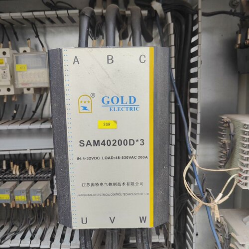 寻拆电柜原装正品固特GOLD三相固态继电器整机SAM40200