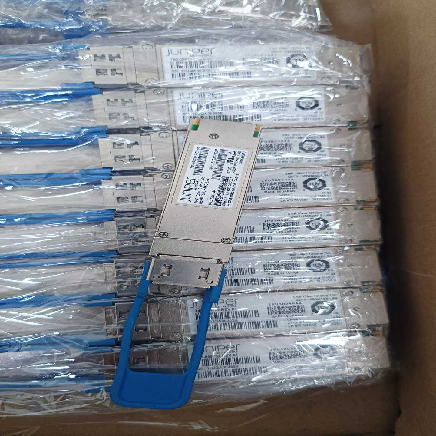 询价~Juniper 瞻博 QSFP-100GBASE-LR4 1