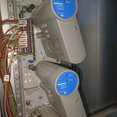 议价Hywell CcPaon01 Analog Output Module With Base CcTaon适