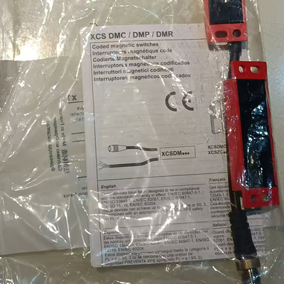 议价施耐德XCS安全门开关XCSDMP700L01M12全新原装正品现货质保一