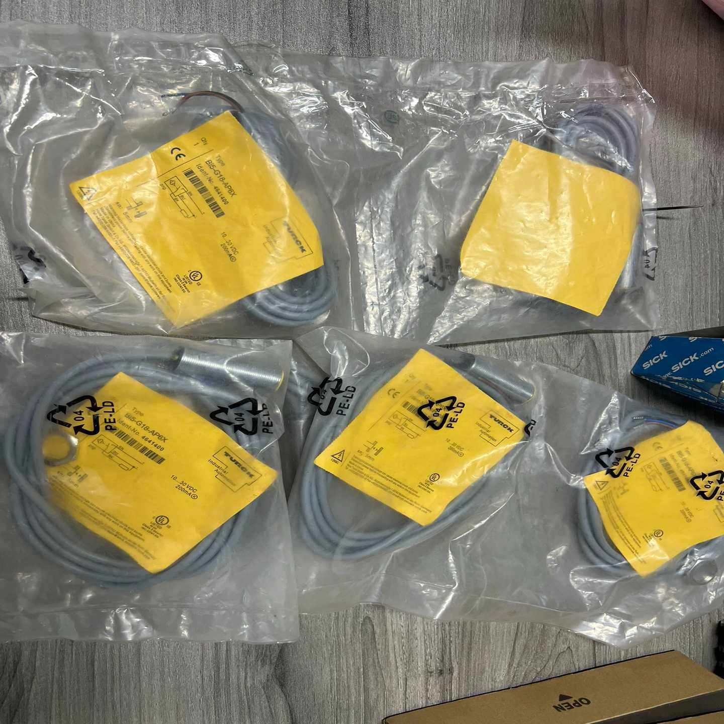 全新原装图尔克接近开关Bi5-G18-AP6X，工程剩余库存--议价商品