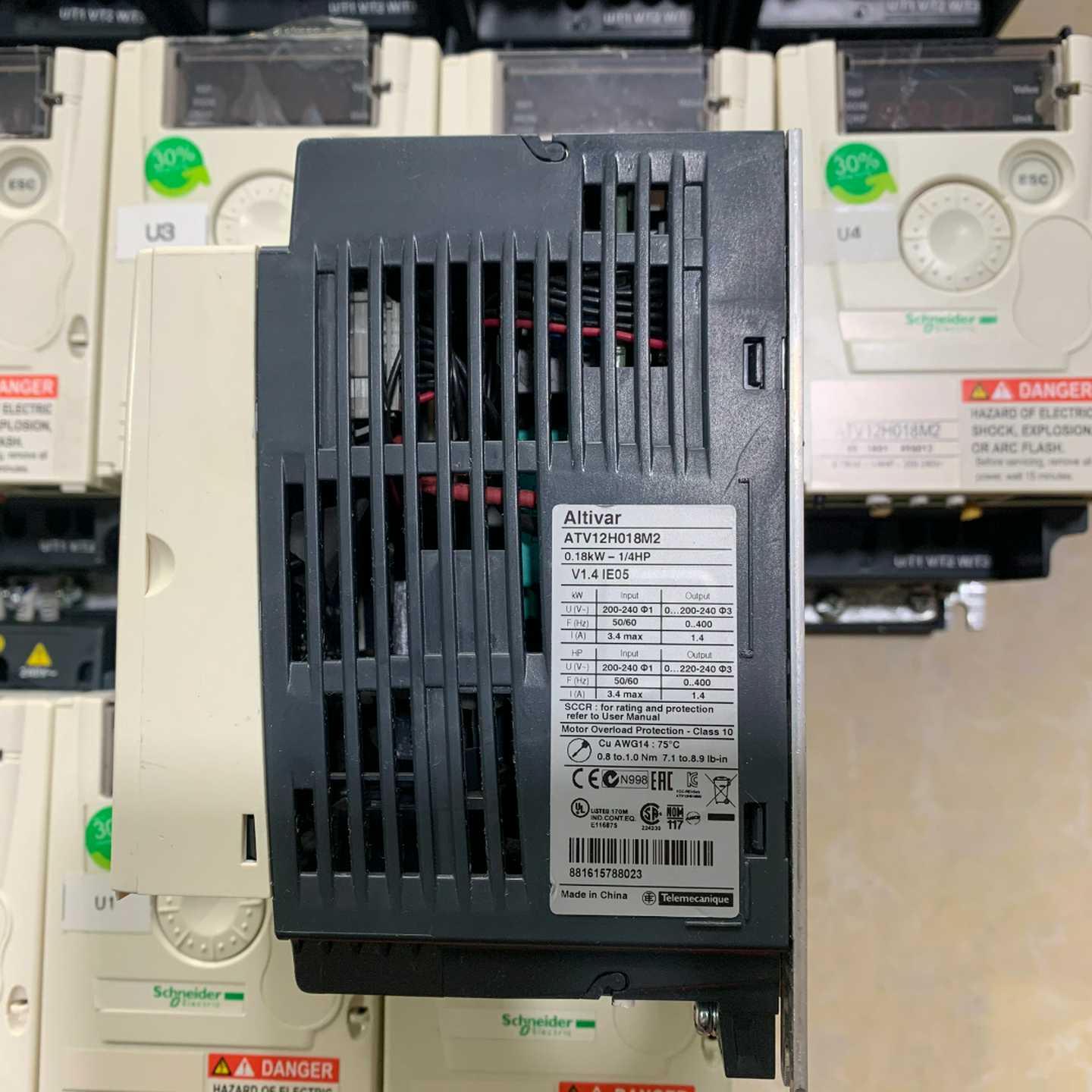 议价ATV12H018M2变频器0.18KW，成色如图，质