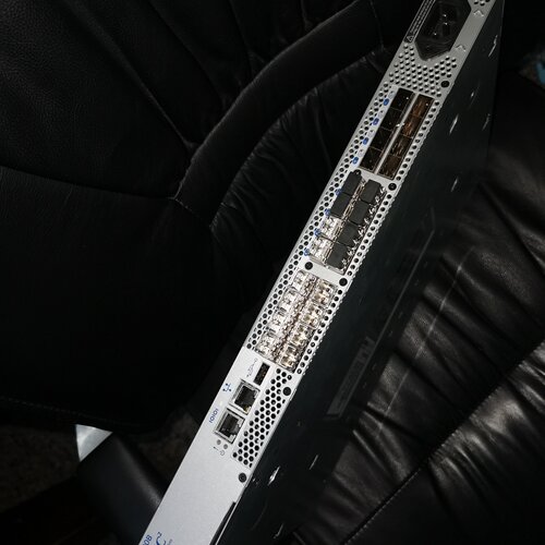 【询价】EMC2 DS-300B 16口激活光纤存储交换机，带16个