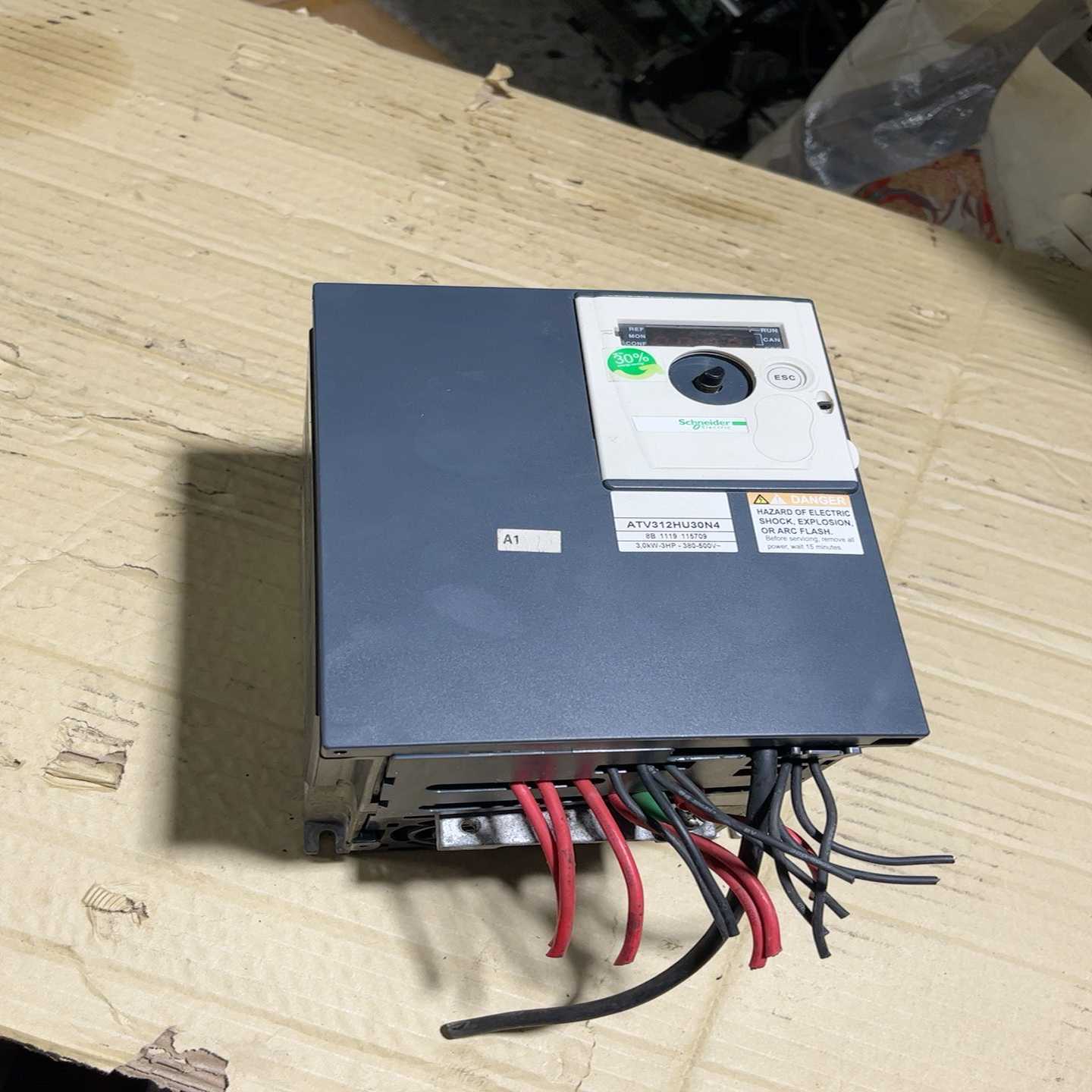 原装件，施耐德变频器ATV312HU30N4380v-议价