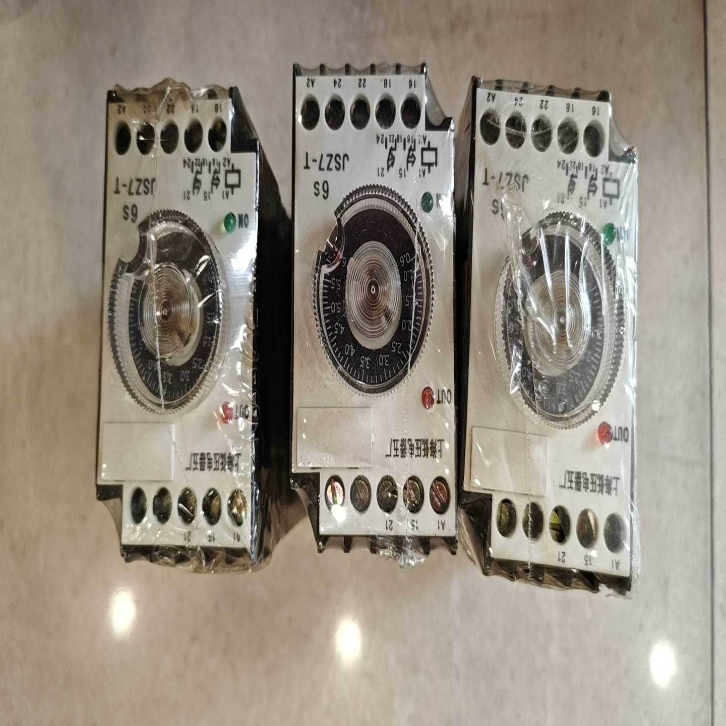 上海低压电器厂JSZ7-TA2A4时间继电器，220V电压，--议价商品