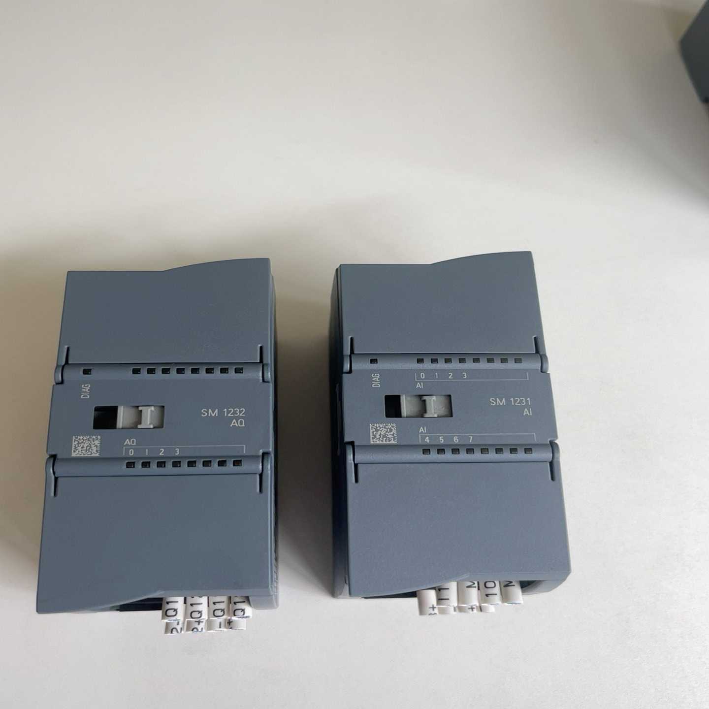 西门子6ES7232-4HD32-0XB0模拟量输出模块，--议价商品