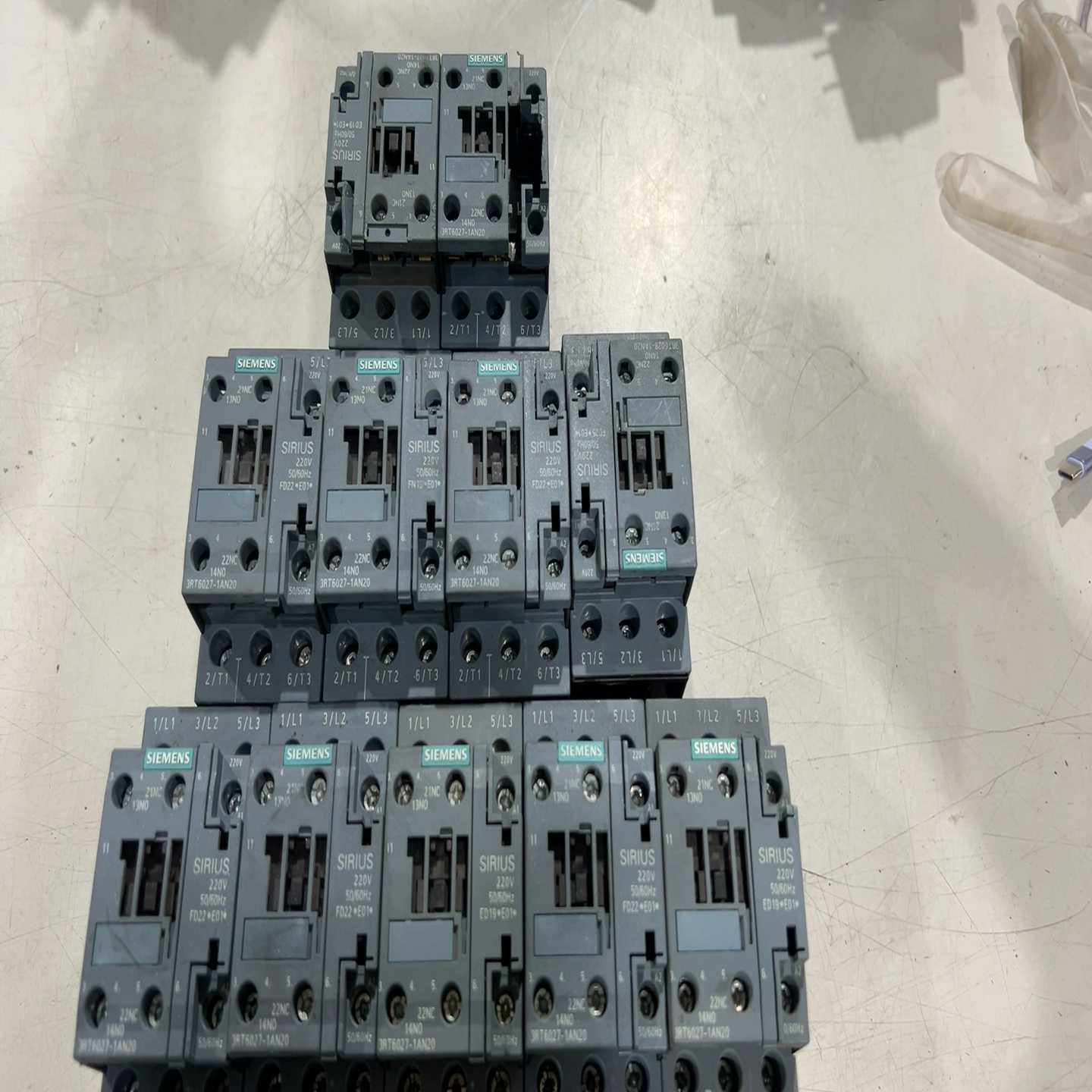 接触器3RT6027-1AN2011个有两个外盒询价