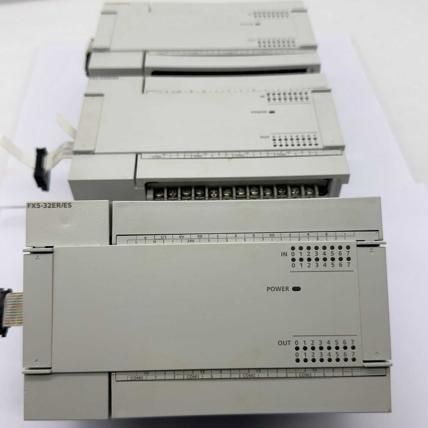 询价原装FX5-32ER/ES三菱5UPLC模块，年份20年