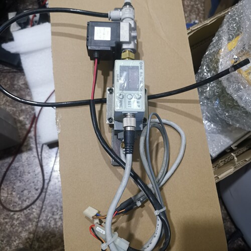 拆机的SMC数字流量开关，型号PF2W720-03-27-M议价