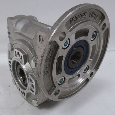 Lenze  P0 45FB03C0QV6  PN 13406829  Getriebe  I  14   unused