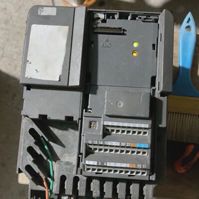 溢价-4406se64402ud230ba1上电如图