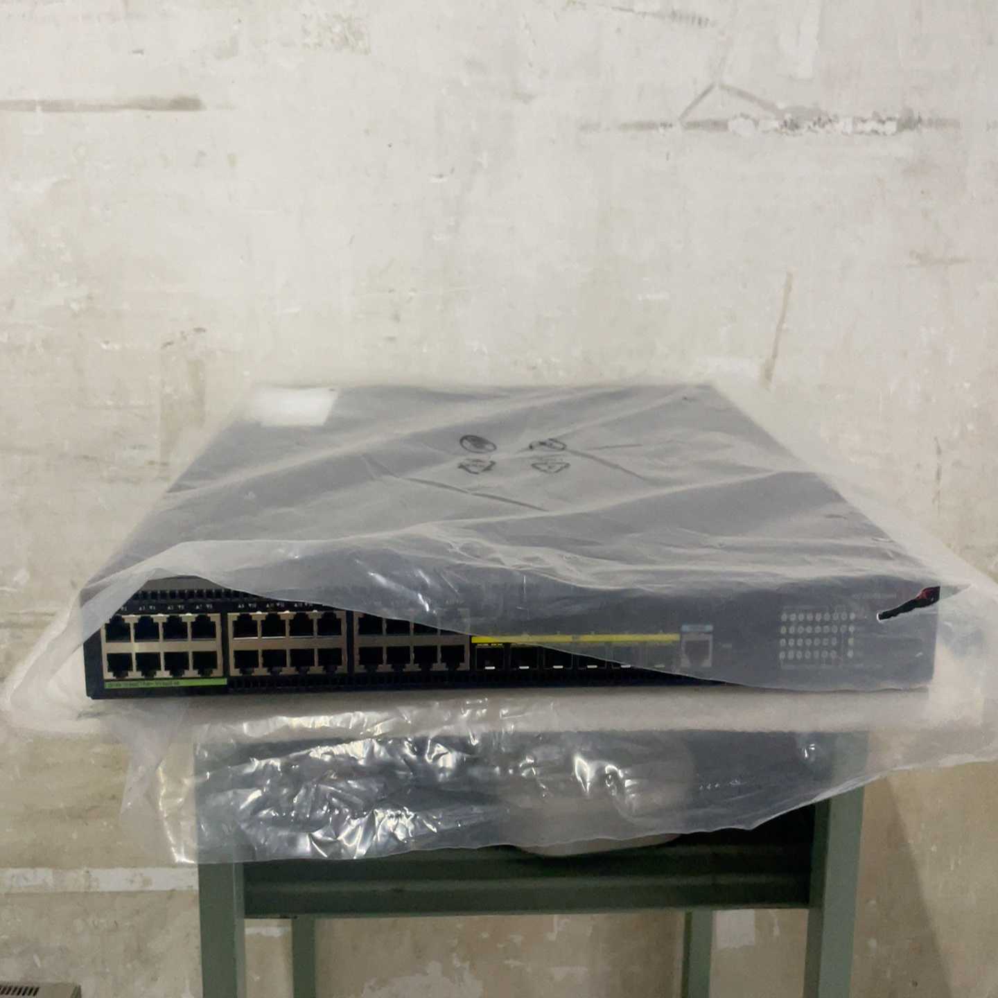 询价~95新 H3C S5570S-30MS-UPWR-EI 24