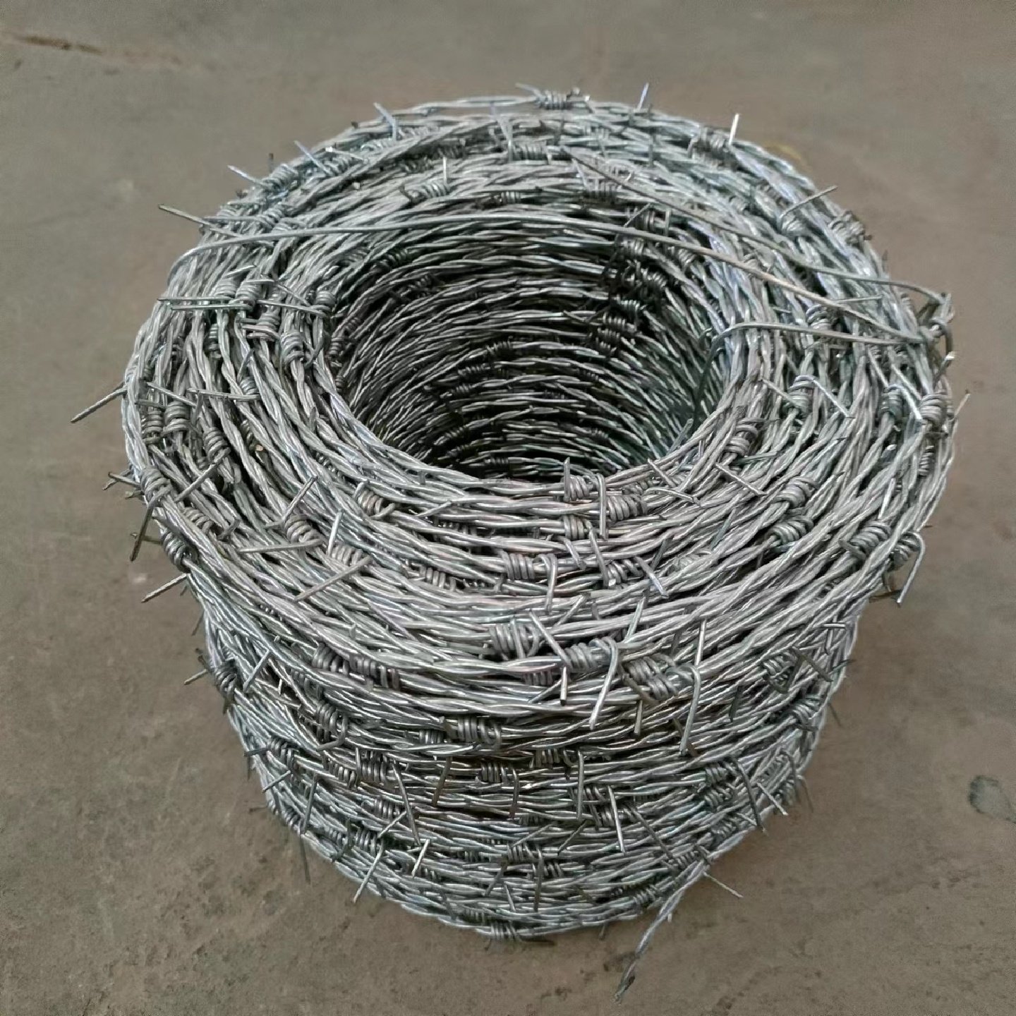 不锈钢刀片刺绳刺丝滚笼热镀锌刺网围墙防盗网带刺铁丝防爬铁蒺藜,五金/工具,护栏/隔离栏,淘宝优惠券,粉丝福利购,淘宝优惠卷