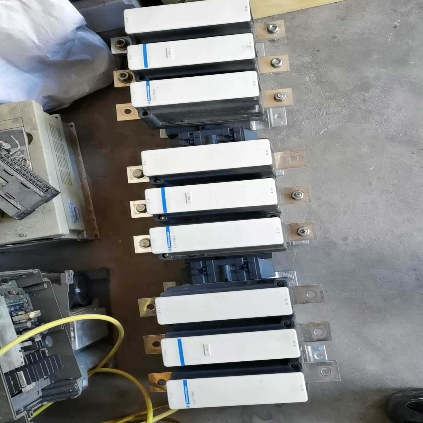 询价~LC1F800三台安装未用，可充新，有意者联系我