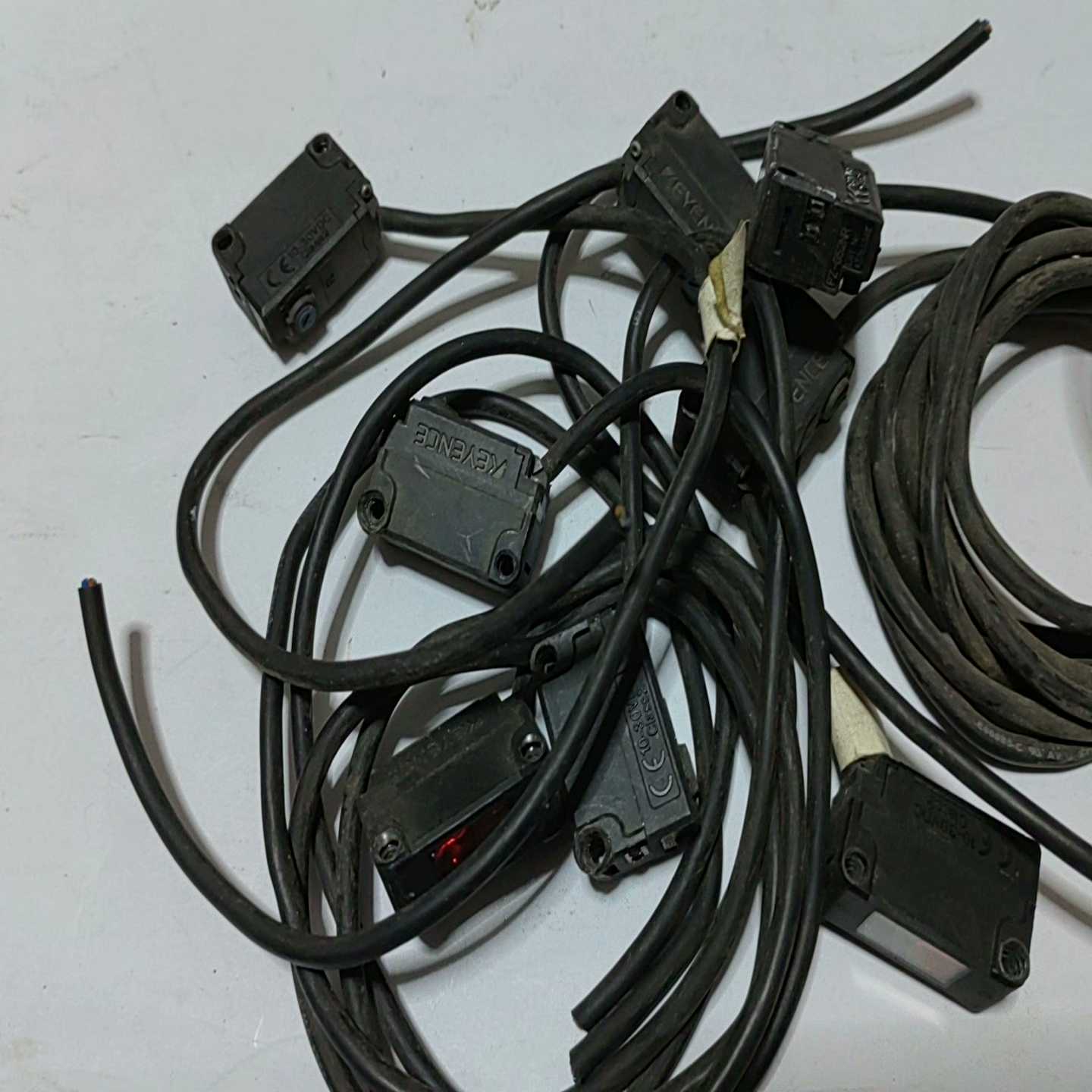 询价~基恩士光电传感器PZ一G52NR，成色如图