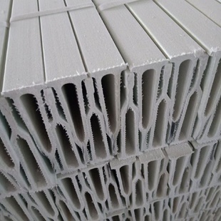 玻璃钢地板梁猪舍漏粪板底梁保育床三角支撑梁母猪产床地板横梁