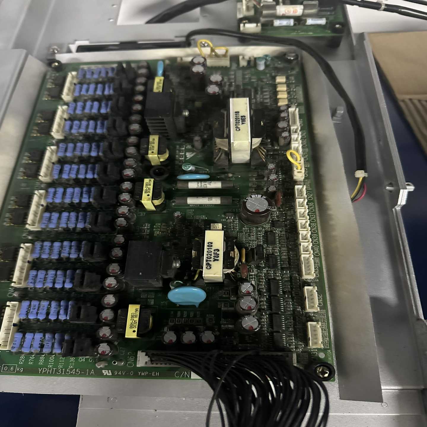 安川变频器CIMr-G7A4220驱动版一块便宜卖询价