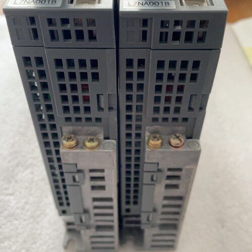 询-L7NA001BLS伺服驱动器成色好已测试过